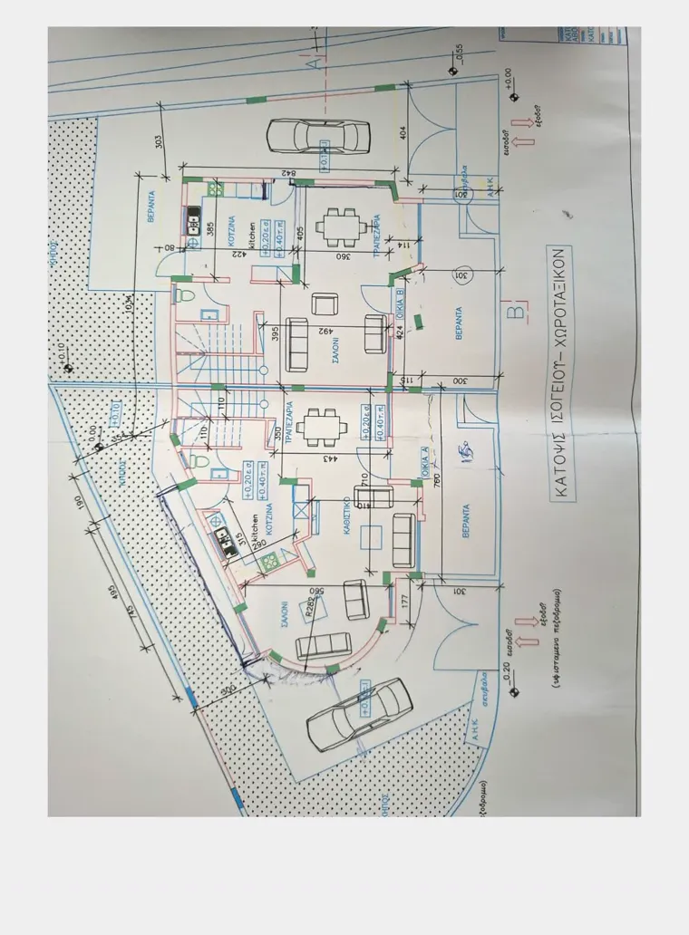 Ground floor and site plan of the Ormideia home